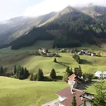 Wiesenhof 아파트